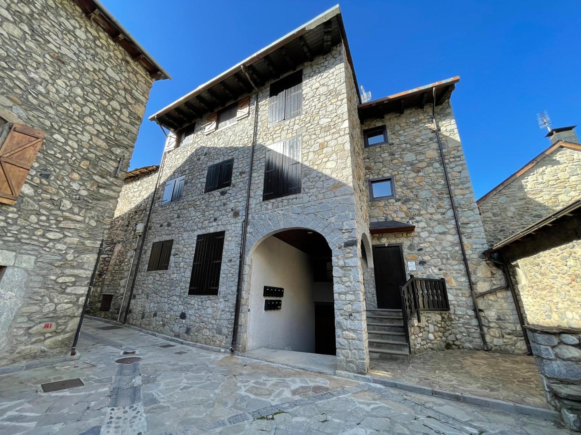 A01 - - Villmor Apartment *